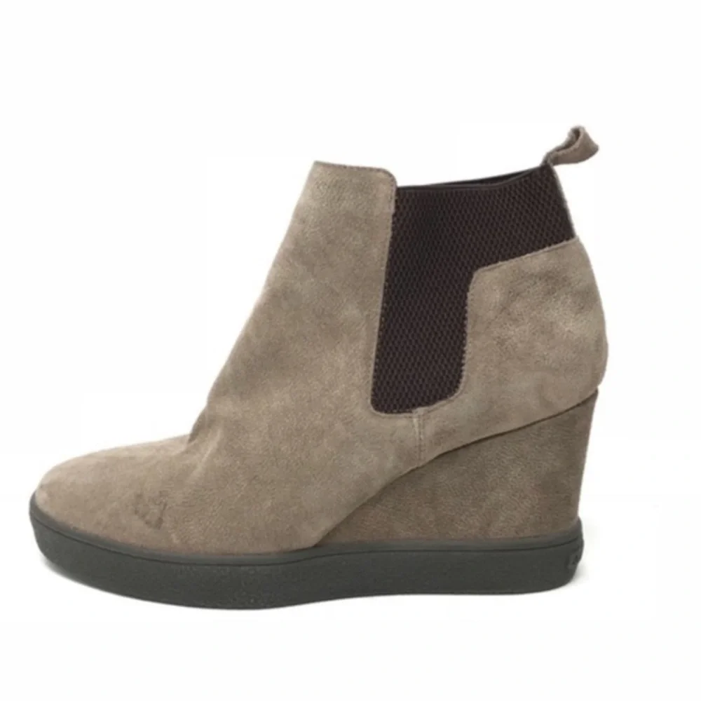 Aquatalia Claire Wedge Suede Ankle Boots Taupe Tan Beige size 9
